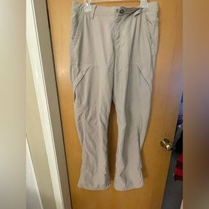 Men’s cargo style pants